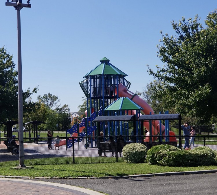bay-park-playground-photo